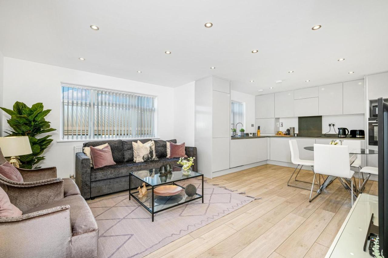 St Martins 2 Bedroom Apartments In Ruislip By 360 Stays Eksteriør billede