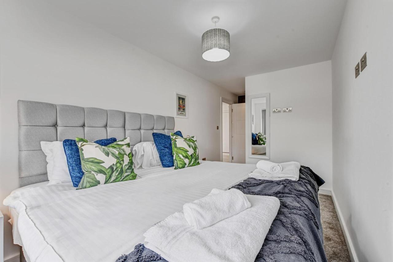 St Martins 2 Bedroom Apartments In Ruislip By 360 Stays Eksteriør billede